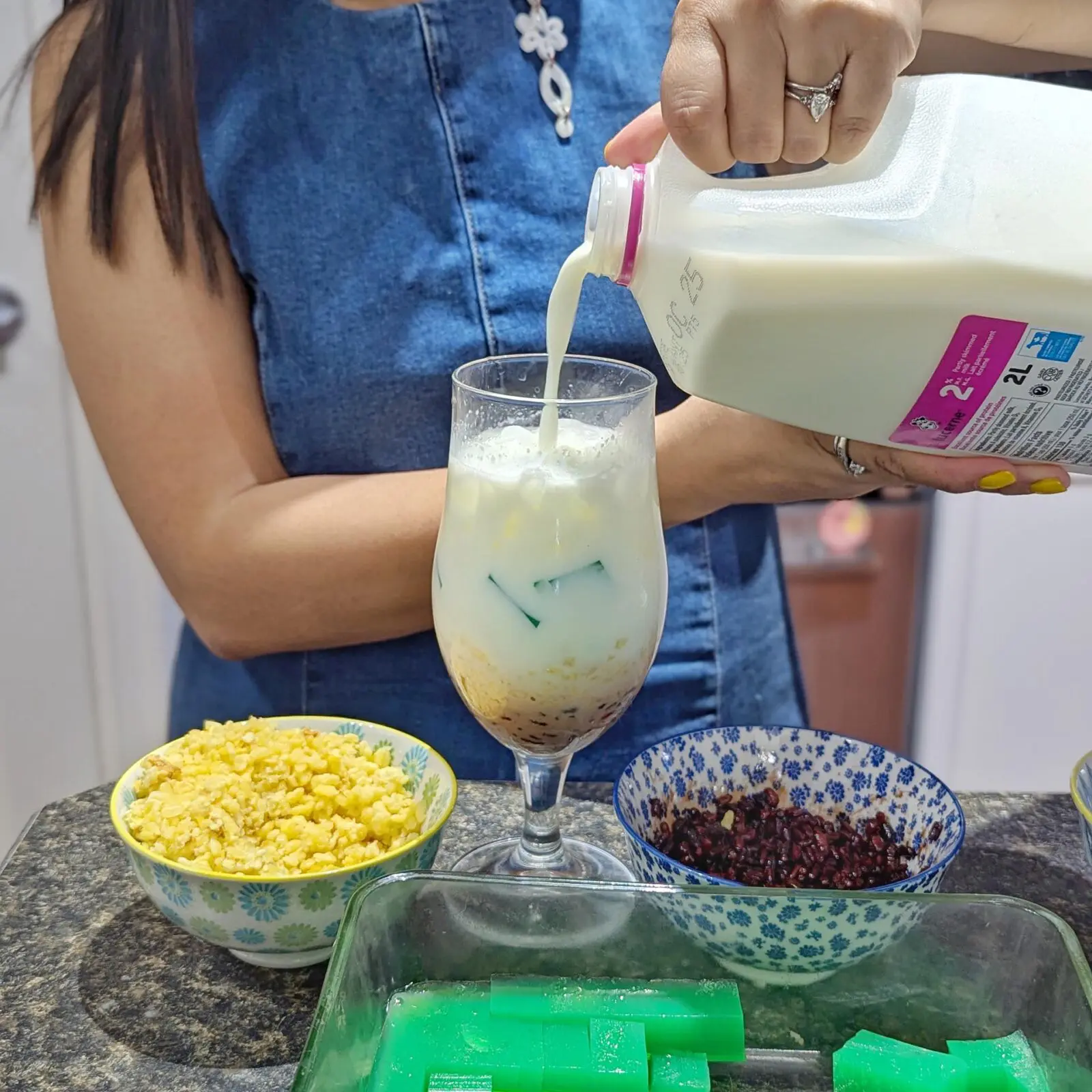 Vietnamese Chè Ba Màu (Three Colour Dessert)